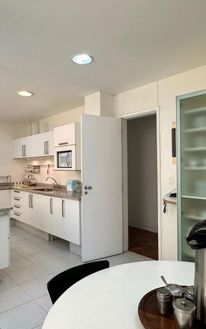 Apartamento à venda com 445m², 7 quartos e 1 vaga Apartamento à venda com 445m², 7 quartos e 1 vagaCozinha