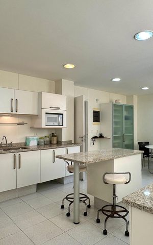 Apartamento à venda com 445m², 7 quartos e 1 vaga Apartamento à venda com 445m², 7 quartos e 1 vagaCozinha