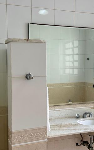Apartamento à venda com 445m², 7 quartos e 1 vaga Apartamento à venda com 445m², 7 quartos e 1 vagaBanheiro da Suíte 2