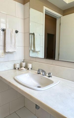 Apartamento à venda com 445m², 7 quartos e 1 vaga Apartamento à venda com 445m², 7 quartos e 1 vagaBanheiro Social