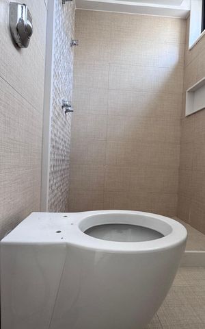 Casa à venda com 402m², 4 quartos e 4 vagas Casa à venda com 402m², 4 quartos e 4 vagasSuíte 3 - Banheiro