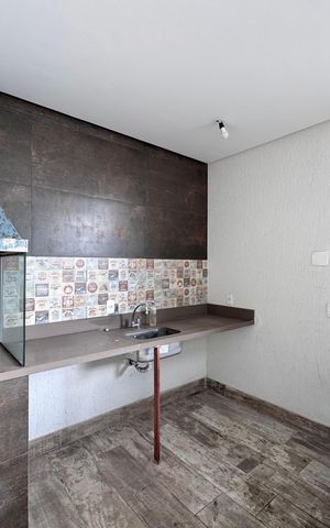 Casa à venda com 402m², 4 quartos e 4 vagas Casa à venda com 402m², 4 quartos e 4 vagasÁrea externa - Área Gourmet