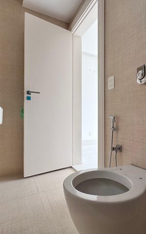Casa à venda com 402m², 4 quartos e 4 vagas Casa à venda com 402m², 4 quartos e 4 vagasSuíte 2 - Banheiro
