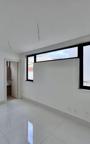 Casa à venda com 402m², 4 quartos e 4 vagas Casa à venda com 402m², 4 quartos e 4 vagasSuíte 4