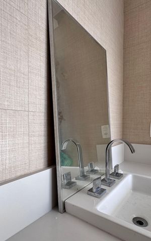 Casa à venda com 402m², 4 quartos e 4 vagas Casa à venda com 402m², 4 quartos e 4 vagasSuíte 2 - Banheiro