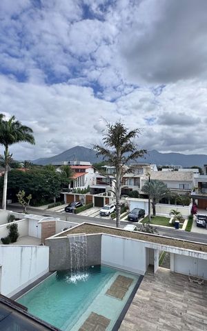 Casa à venda com 402m², 4 quartos e 4 vagas Casa à venda com 402m², 4 quartos e 4 vagasTerraço