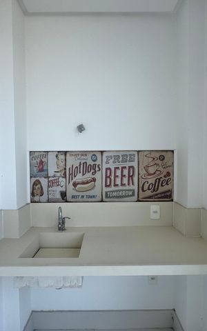 Casa à venda com 402m², 4 quartos e 4 vagas Casa à venda com 402m², 4 quartos e 4 vagasSalão