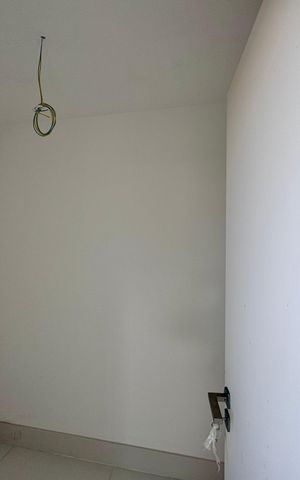 Casa à venda com 402m², 4 quartos e 4 vagas Casa à venda com 402m², 4 quartos e 4 vagasSuíte 4 - Closet