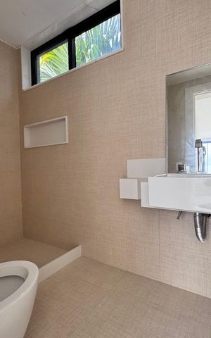 Casa à venda com 402m², 4 quartos e 4 vagas Casa à venda com 402m², 4 quartos e 4 vagasSuíte 2 - Banheiro
