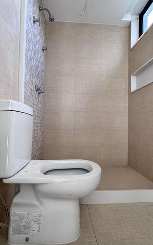Casa à venda com 402m², 4 quartos e 4 vagas Casa à venda com 402m², 4 quartos e 4 vagasSalão - Banheiro