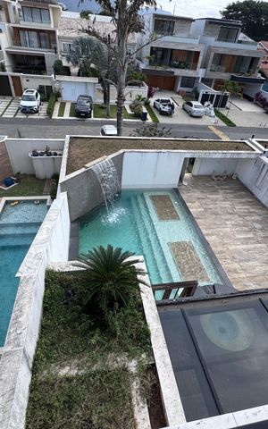 Casa à venda com 402m², 4 quartos e 4 vagas Casa à venda com 402m², 4 quartos e 4 vagasTerraço