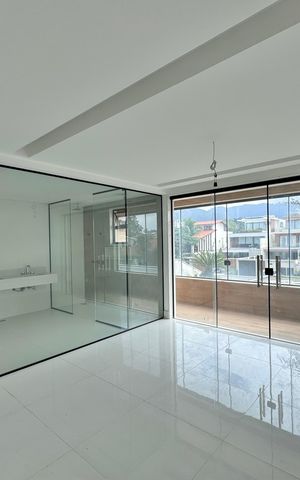Casa à venda com 402m², 4 quartos e 4 vagas Casa à venda com 402m², 4 quartos e 4 vagasSuíte 1