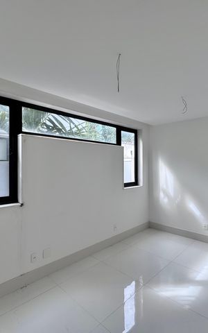 Casa à venda com 402m², 4 quartos e 4 vagas Casa à venda com 402m², 4 quartos e 4 vagasSuíte 3