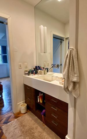 Apartamento à venda com 146m², 3 quartos e 1 vaga Apartamento à venda com 146m², 3 quartos e 1 vagaBanheiro da Suíte