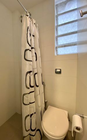 Apartamento à venda com 146m², 3 quartos e 1 vaga Apartamento à venda com 146m², 3 quartos e 1 vagaBanheiro de serviço