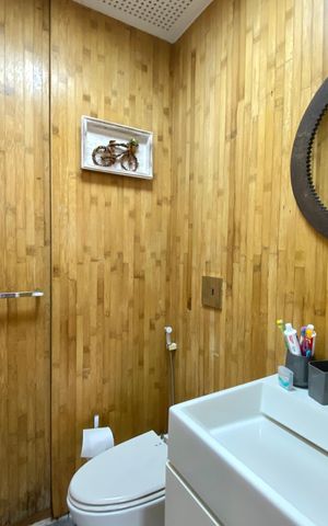Apartamento à venda com 146m², 3 quartos e 1 vaga Apartamento à venda com 146m², 3 quartos e 1 vagaBanheiro social
