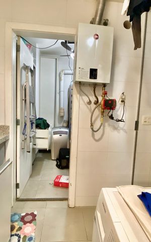 Apartamento à venda com 146m², 3 quartos e 1 vaga Apartamento à venda com 146m², 3 quartos e 1 vagaÁrea de Serviço