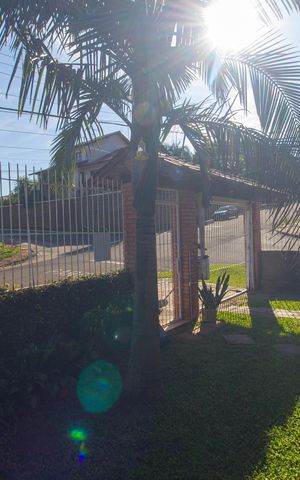 Casa à venda com 243m², 4 quartos e 3 vagas Casa à venda com 243m², 4 quartos e 3 vagasJardim