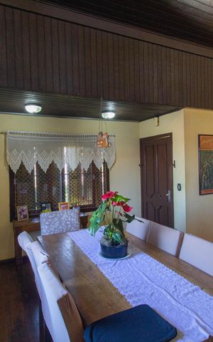 Casa à venda com 243m², 4 quartos e 3 vagas Casa à venda com 243m², 4 quartos e 3 vagasSala de Jantar
