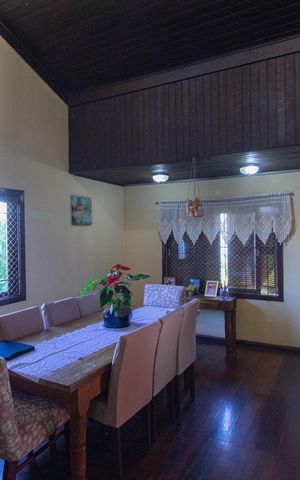 Casa à venda com 243m², 4 quartos e 3 vagas Casa à venda com 243m², 4 quartos e 3 vagasSala de Jantar