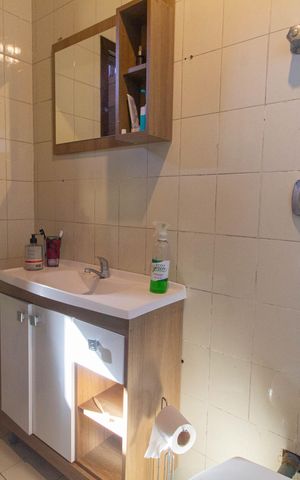 Casa à venda com 243m², 4 quartos e 3 vagas Casa à venda com 243m², 4 quartos e 3 vagasBanheiro