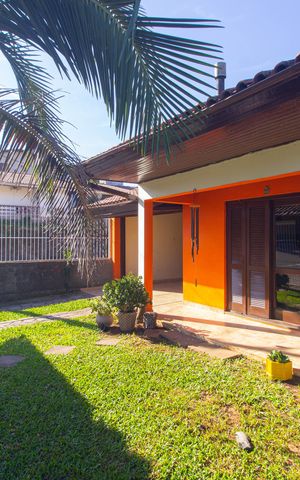 Casa à venda com 243m², 4 quartos e 3 vagas Casa à venda com 243m², 4 quartos e 3 vagasJardim