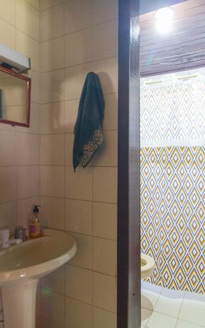 Casa à venda com 243m², 4 quartos e 3 vagas Casa à venda com 243m², 4 quartos e 3 vagasLavabo