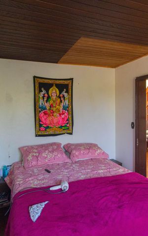 Casa à venda com 243m², 4 quartos e 3 vagas Casa à venda com 243m², 4 quartos e 3 vagas Suíte
