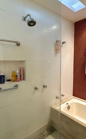 Apartamento à venda com 253m², 4 quartos e 1 vagaBanheiro Social