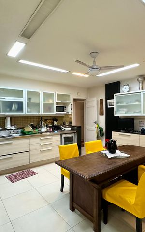 Apartamento à venda com 253m², 4 quartos e 1 vagaCozinha