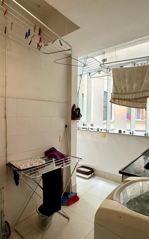 Apartamento à venda com 253m², 4 quartos e 1 vagaÁrea de Serviço