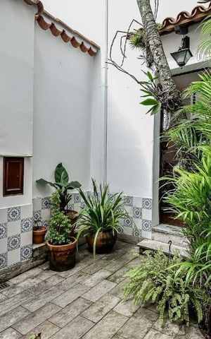Casa à venda com 270m², 4 quartos e 1 vaga