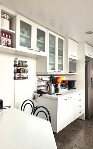 Apartamento à venda com 330m², 4 quartos e 2 vagas Apartamento à venda com 330m², 4 quartos e 2 vagasCozinha