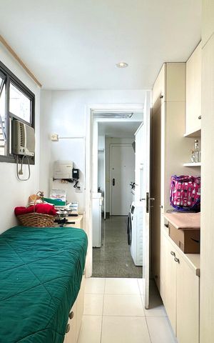 Apartamento à venda com 330m², 4 quartos e 2 vagas Apartamento à venda com 330m², 4 quartos e 2 vagasQuarto de Serviço