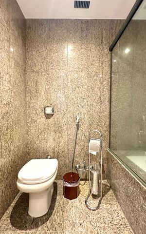 Apartamento à venda com 330m², 4 quartos e 2 vagas Apartamento à venda com 330m², 4 quartos e 2 vagasBanheiro da Suíte 3