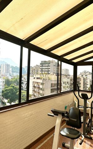 Apartamento à venda com 330m², 4 quartos e 2 vagas Apartamento à venda com 330m², 4 quartos e 2 vagasVaranda da Suíte 1