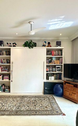 Apartamento à venda com 330m², 4 quartos e 2 vagas Apartamento à venda com 330m², 4 quartos e 2 vagasSuíte 1