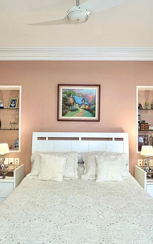 Apartamento à venda com 330m², 4 quartos e 2 vagas Apartamento à venda com 330m², 4 quartos e 2 vagasSuíte 1