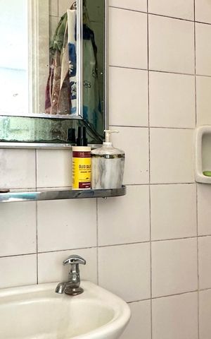 Apartamento à venda com 330m², 4 quartos e 2 vagas Apartamento à venda com 330m², 4 quartos e 2 vagasBanheiro de serviço