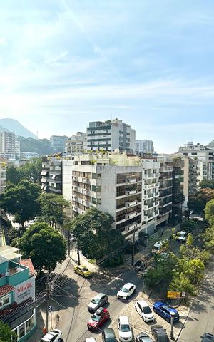 Apartamento à venda com 330m², 4 quartos e 2 vagas Apartamento à venda com 330m², 4 quartos e 2 vagasVista da Varanda
