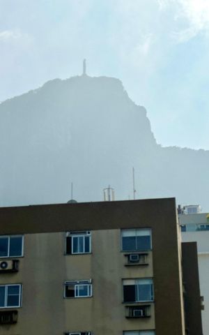 Apartamento à venda com 330m², 4 quartos e 2 vagas Apartamento à venda com 330m², 4 quartos e 2 vagasVista da Varanda