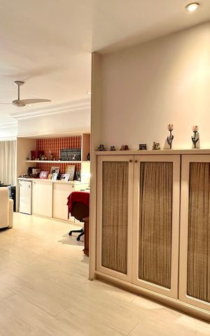 Apartamento à venda com 330m², 4 quartos e 2 vagas Apartamento à venda com 330m², 4 quartos e 2 vagasSuíte 1
