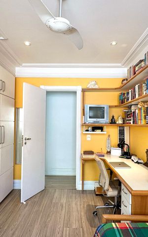 Apartamento à venda com 330m², 4 quartos e 2 vagas Apartamento à venda com 330m², 4 quartos e 2 vagasQuarto