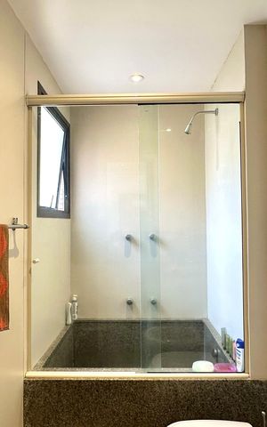 Apartamento à venda com 330m², 4 quartos e 2 vagas Apartamento à venda com 330m², 4 quartos e 2 vagasBanheiro da Suíte 2