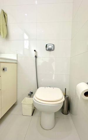 Apartamento à venda com 330m², 4 quartos e 2 vagas Apartamento à venda com 330m², 4 quartos e 2 vagasBanheiro Social