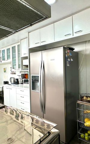 Apartamento à venda com 330m², 4 quartos e 2 vagas Apartamento à venda com 330m², 4 quartos e 2 vagasCozinha