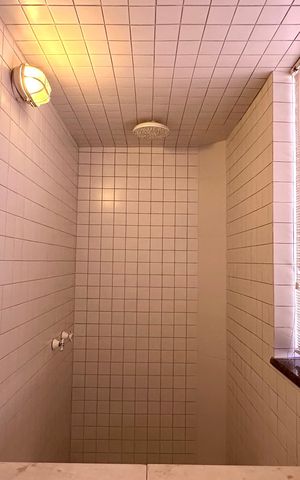 Apartamento à venda com 330m², 4 quartos e 2 vagas Apartamento à venda com 330m², 4 quartos e 2 vagasBanheiro da Suíte 1