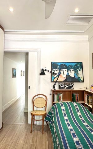 Apartamento à venda com 330m², 4 quartos e 2 vagas Apartamento à venda com 330m², 4 quartos e 2 vagasSuíte 2