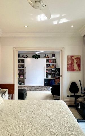 Apartamento à venda com 330m², 4 quartos e 2 vagas Apartamento à venda com 330m², 4 quartos e 2 vagasSuíte 1