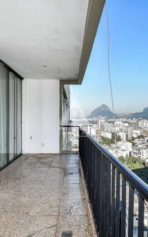 Apartamento à venda com 224m², 3 quartos e 3 vagas